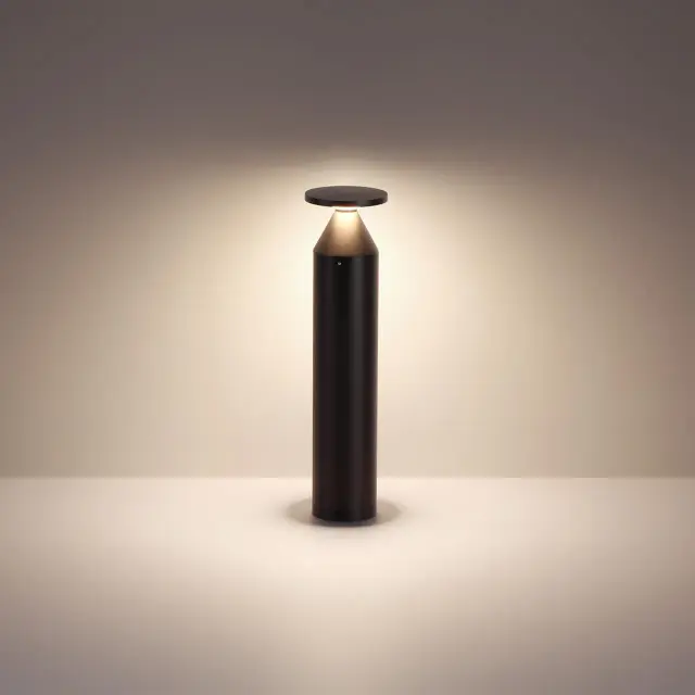Уличный низкий светильник Odeon Light, матовый черный металл, цилиндрическая форма плафона и корпуса, ракурс 4