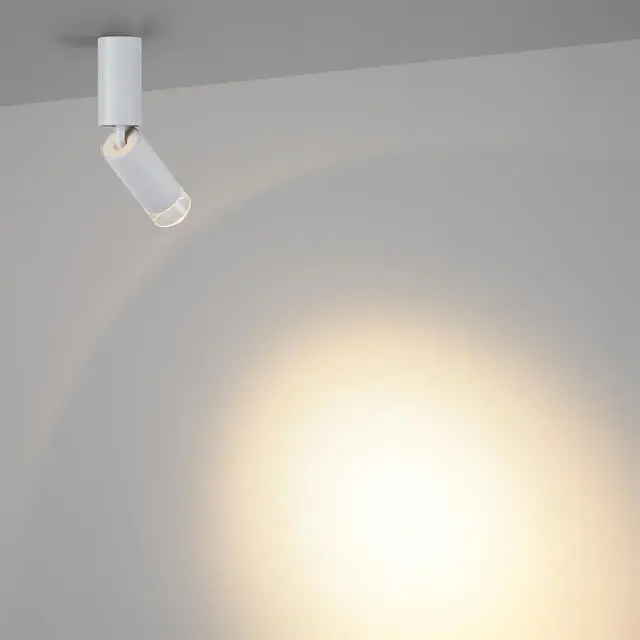 Накладной точечный светильник Odeon Light белый матовый с поворотным механизмом и акриловым рассеивателем, ракурс 4