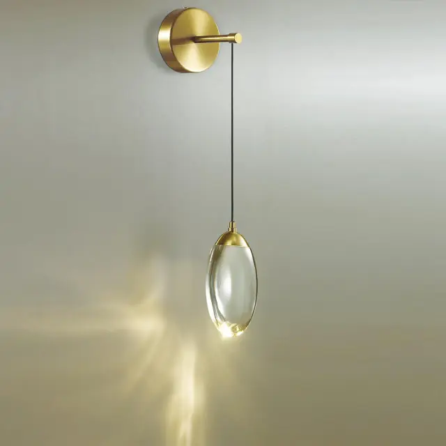 Настенный бра Odeon Light из матовой бронзы с подвесным плафоном из прозрачного хрусталя, ракурс 4