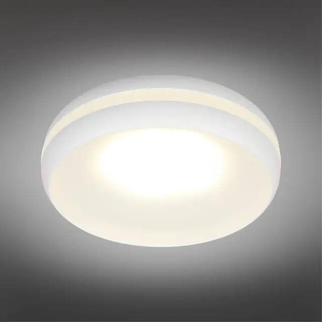 Точечный светильник Omnilux OML-102809-01 GENOVA — белый, ракурс 2