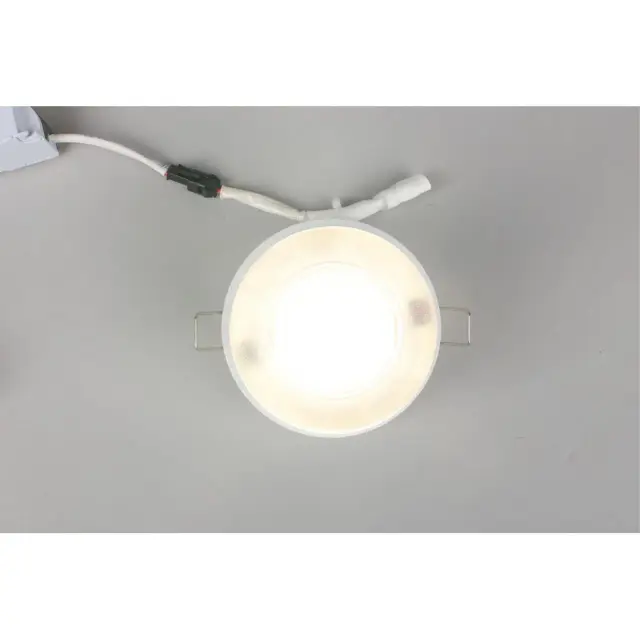 Точечный светильник Omnilux OML-103009-08 MANTOVA — белый, ракурс 4