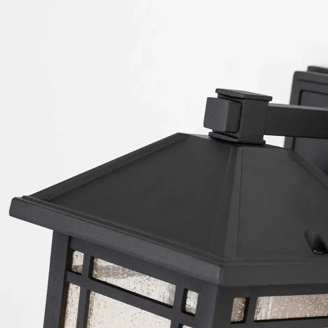 Уличный светильник Quoizel QZ-CEDAR-POINT-S-BK — черный, ракурс 2