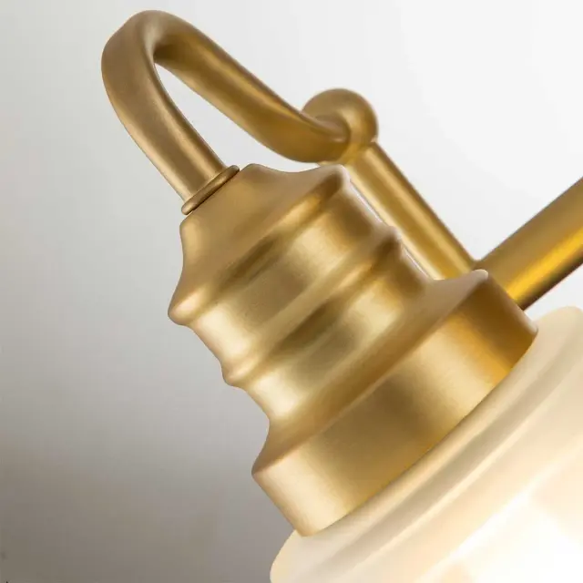 Светильник для ванной комнаты Elstead Lighting QZ-SWELL2-BB-BATH — латунь, ракурс 2