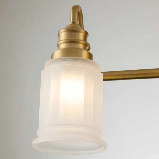 Светильник для ванной комнаты Elstead Lighting QZ-SWELL4-BB-BATH — латунь, ракурс 3